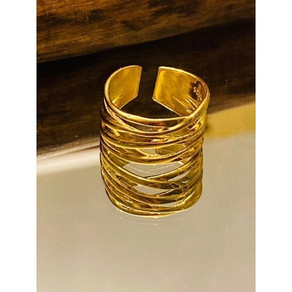 MINIMALIST Gold Tone Crossover Ring - Picture 3 of 7